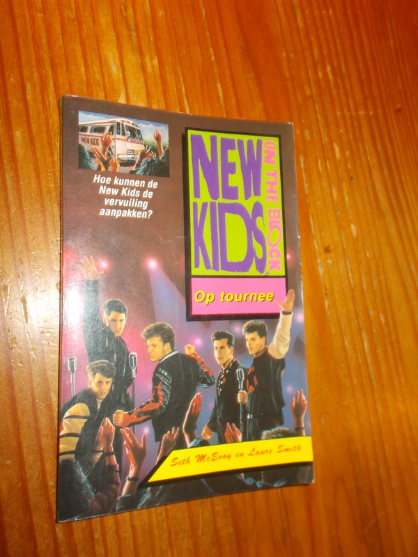MCEVOY, SETH & SMITH, LAURE, - New Kids on the Block op tournee.