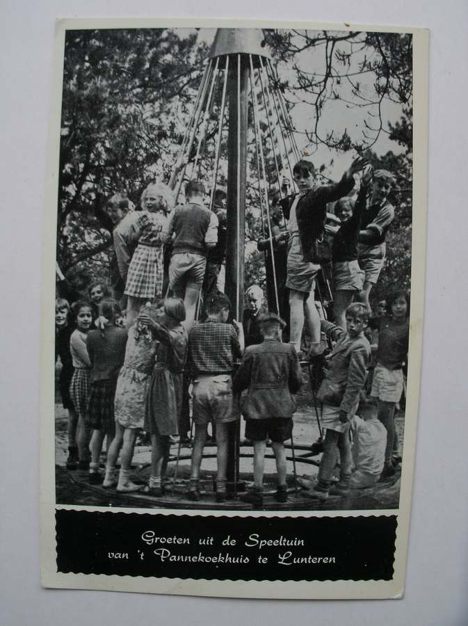 ansichtkaart. postcard. postkarte. - Groeten uit de speeltuin van `t pannekoekhuis te Lunteren.