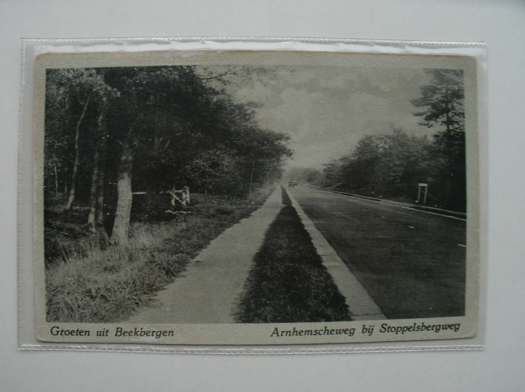 postcard. ansichtkaart. postkarte. - Groeten uit Beekbergen. Arnhemscheweg bij Stoppelsbergweg.