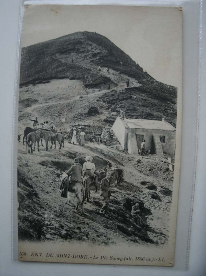 postcard. carte postale. postkarte. - Env. deu Mont-Dore.- Le Pic Sancy.