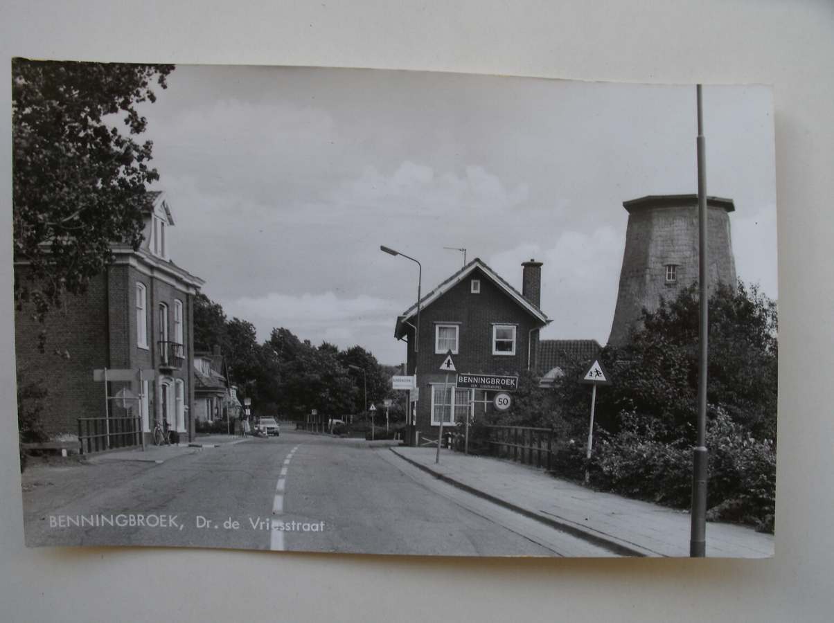 postcard. ansichtkaart. postkarte. - Benningbroek. Dr. de Vriesstraat.