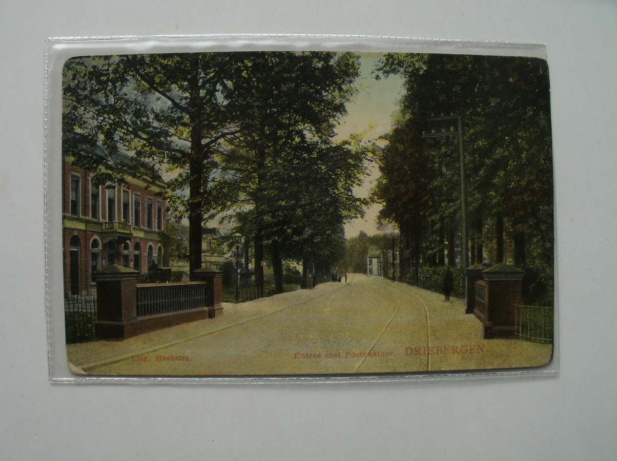 postcard. ansichtkaart. postkarte. - Driebergen. Entree met postkantoor.