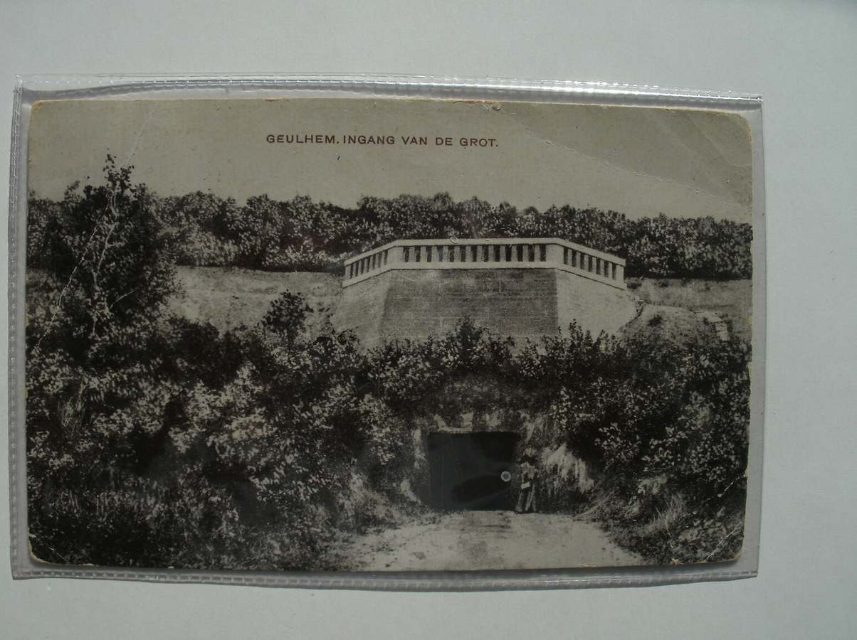 postcard. ansichtkaart. postkarte. - Geulhem. Ingang van de grot.