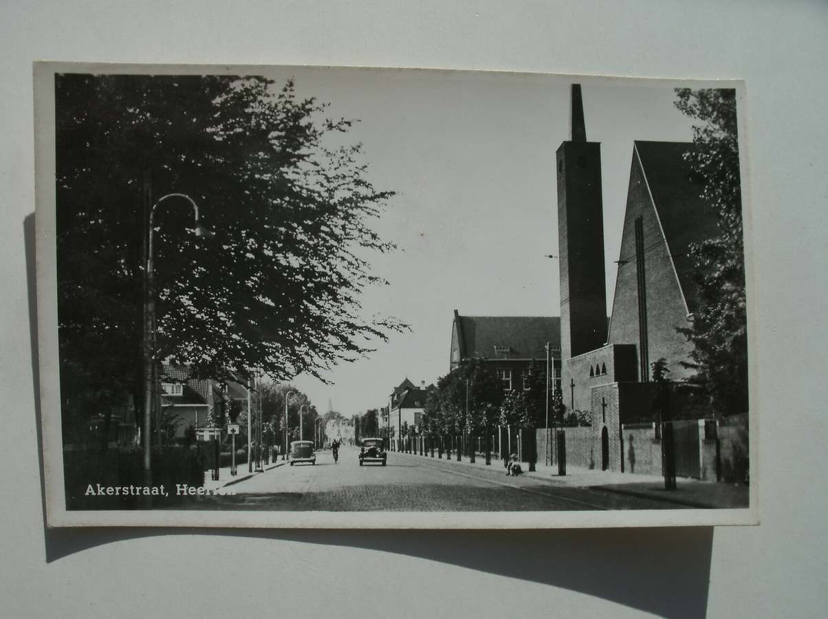 postcard. ansichtkaart. postkarte. - Heerlen. Akerstraat.