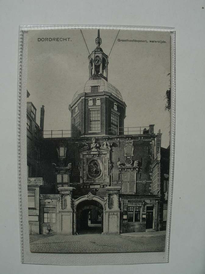 postcard. ansichtkaart. postkarte. - Dordrecht. Groothoofdspoort waterzijde.