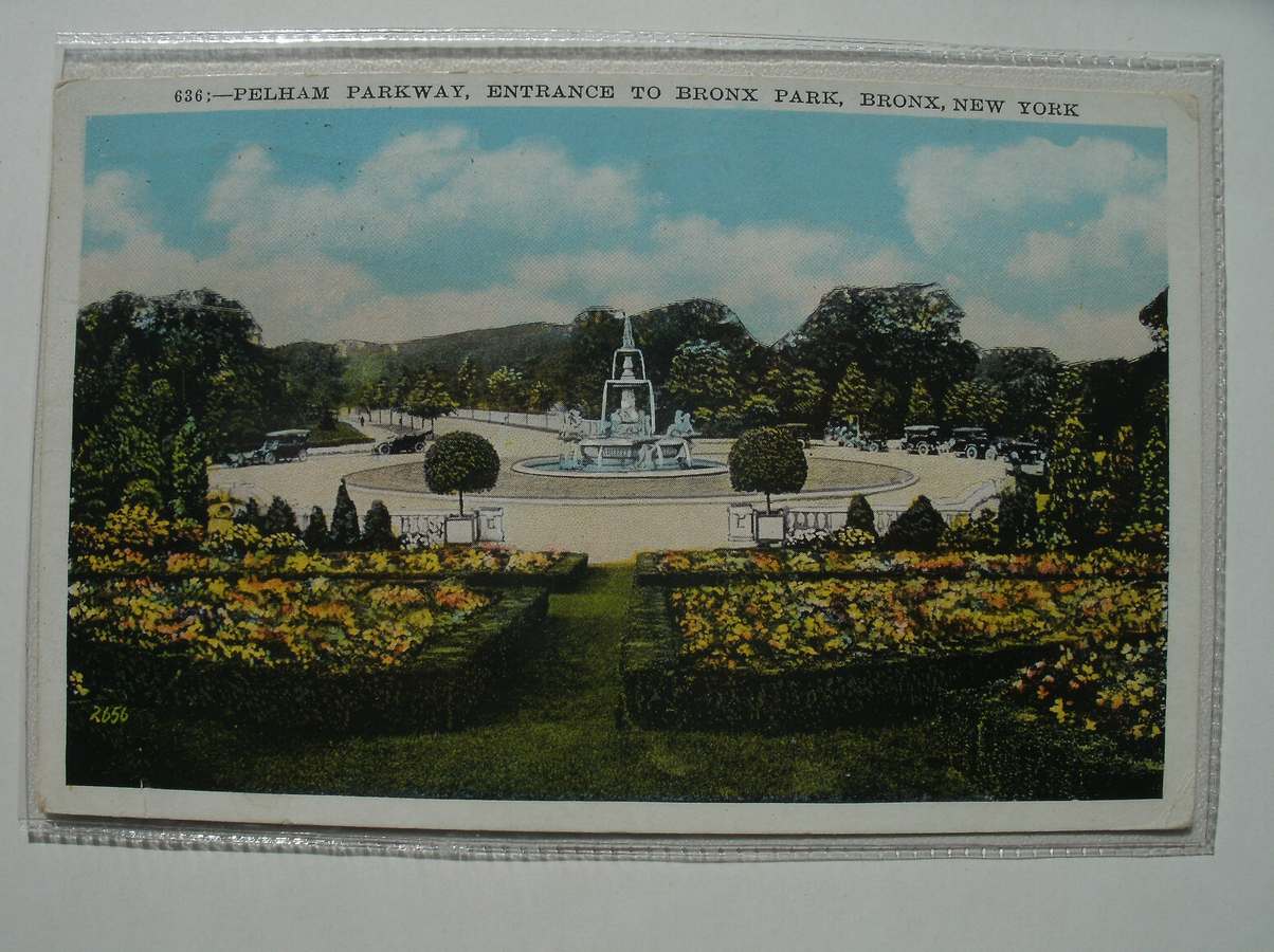 postcard. ansichtkaart. postkarte. - Pelham Parkway. Entrance to Bronx Park, Bronx, New York.