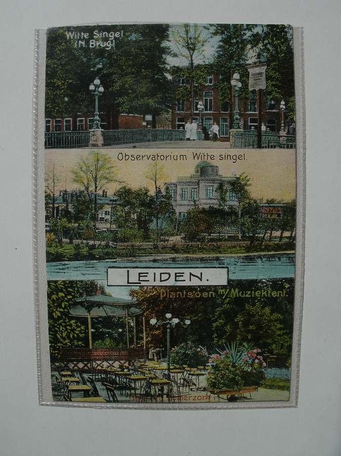 postcard. ansichtkaart. postkarte. - Witte Singel (nieuwe brug). Observatorium witte singel. Plantsoen met muziektent. Leiden.