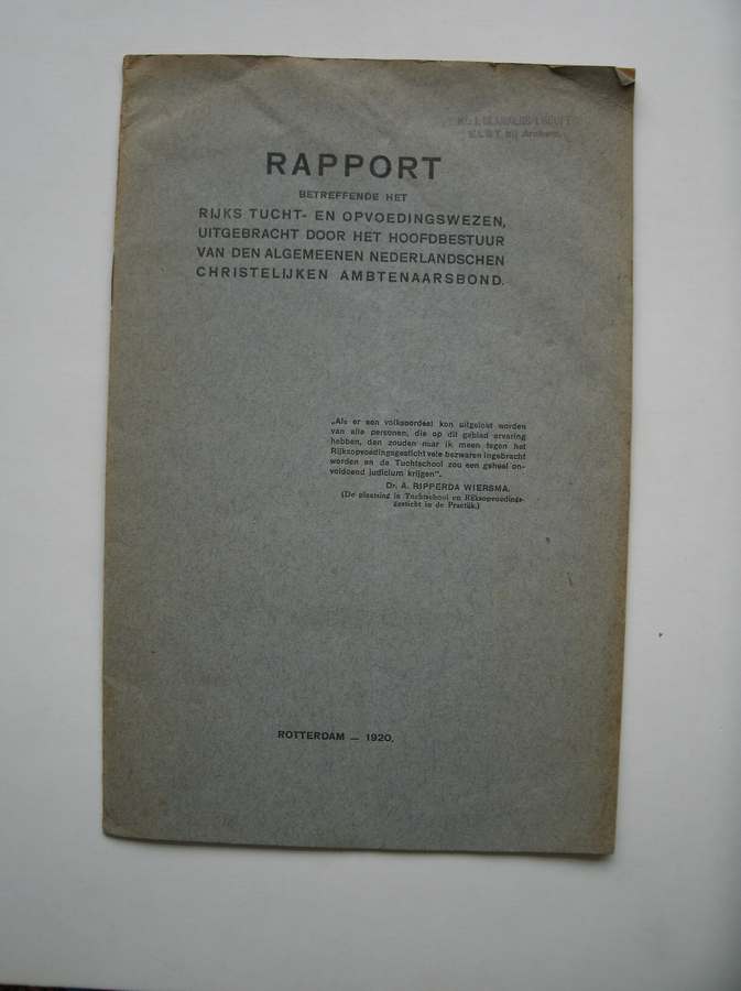 red. - Rapport betreffende het rijks tucht- en opvoedingswezen, uitgebracht door het hoofdbestuur van den algemeenen nederlandschen