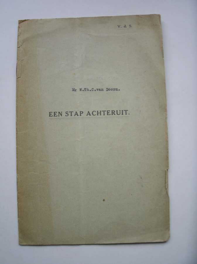 DOORN, W. TH. C., - Een stap achteruit. (wet betreffende het vaderschap).