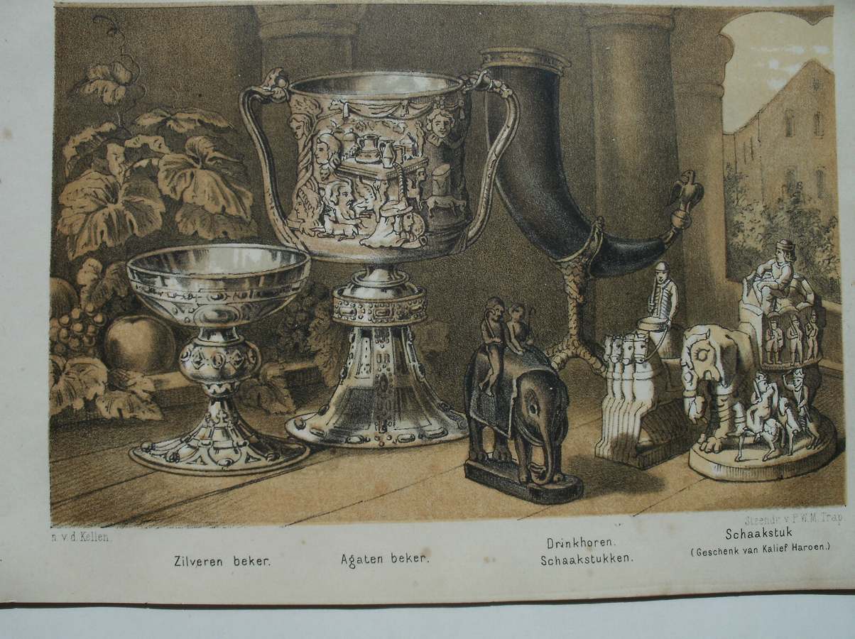 antique print (prent) - Karolingische oudheden. Zilveren beker. Agaten beker. Drinkhoren. Schaakstukken. Schaakstuk.