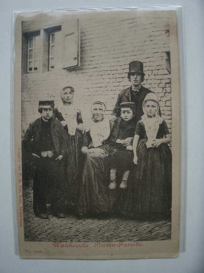 postcard. ansichtkaart. postkarte. - Walchersche boerenfamilie.