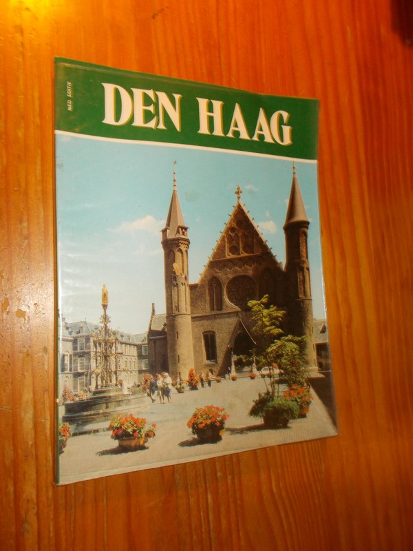 MAST, MICHIEL VAN DER, - Den Haag. Met 87 kleurenfoto`s.