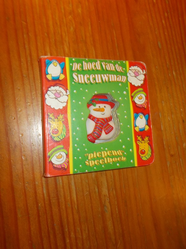 ERVEE (BEW.), - De hoed van de sneeuwman. Piepend speelboek.