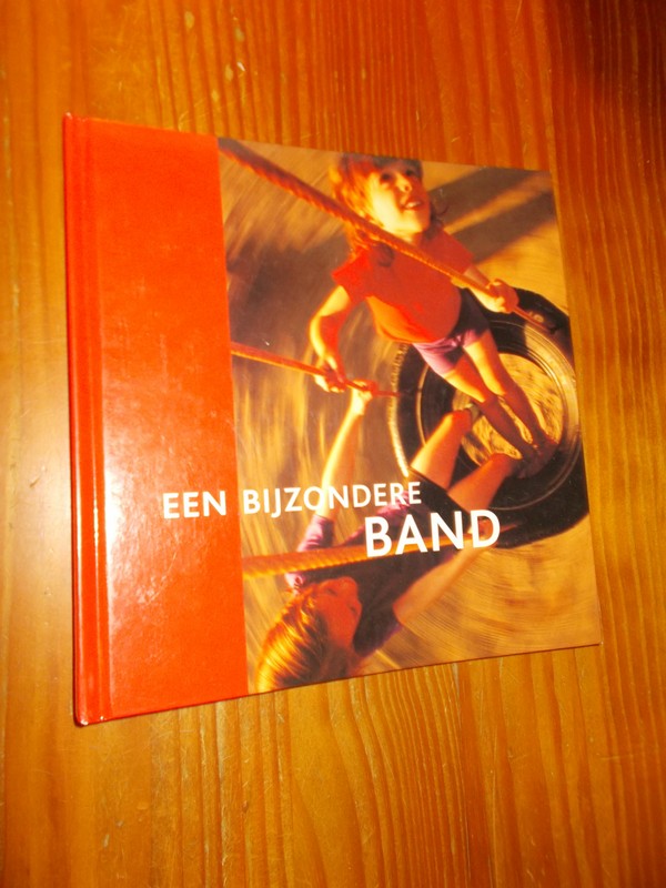 SCHUTTEN, J.P., - Een bijzondere band.