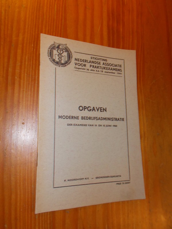 red. - Opgaven moderne bedrijfsadministratie der examens van 14 en 15 juni 1960.