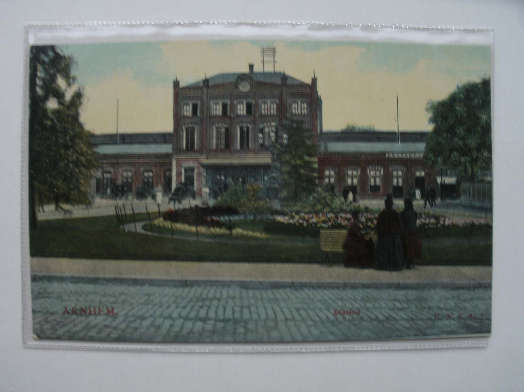 ansichtkaart. postcard. postkarte. - Arnhem. Station.