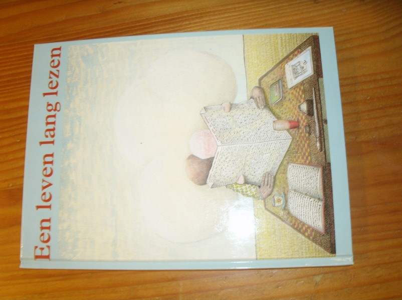 LEVIE-PIET, THEA (Samenst.), - Een leven lang lezen. Impressies van dertien zestigplussers.