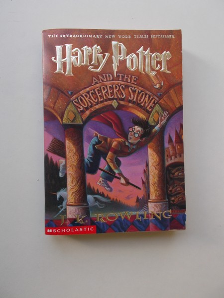 ROWLING, J.K., - Harry Potter and the sorcerer's stone.