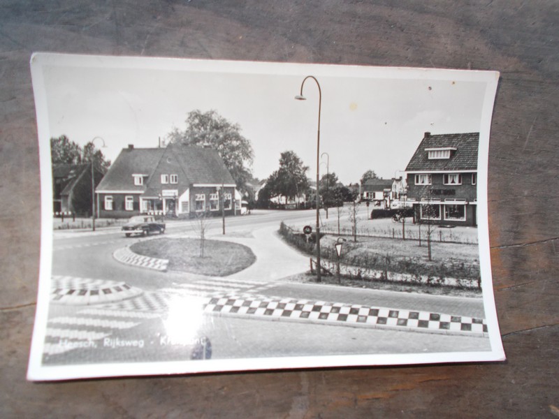 postcard. ansichtkaart. postkarte. - Heesch, Rijksweg. Kruispunt.
