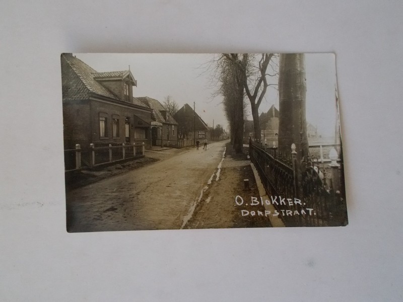 postcard. ansichtkaart. postkarte. - Oosterblokker. Dorpstraat.