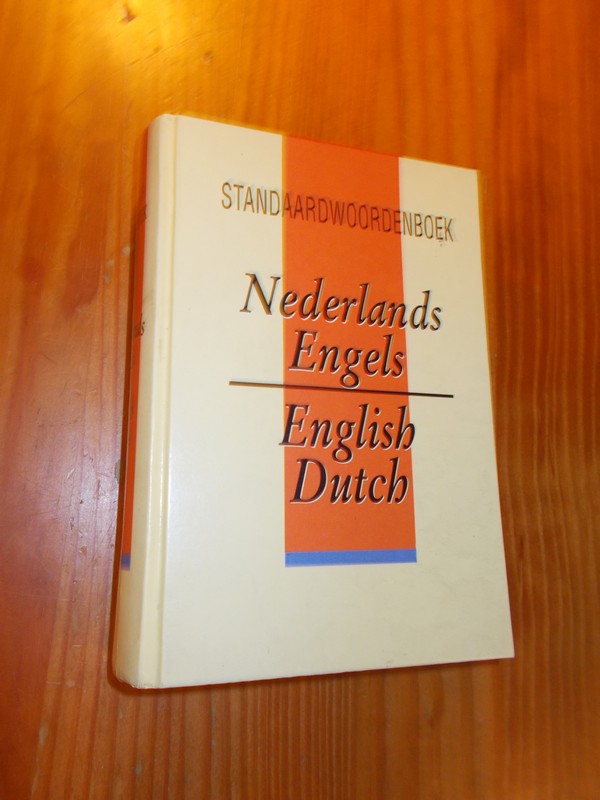 red. - Standaardwoordenboek Nederlands Engels. English Dutch.