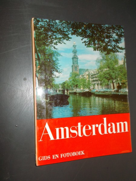 MIJKSENAAR, P.J., - Amsterdam, gids en fotoboek.